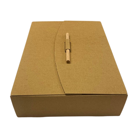 Pudełko prezentowe z drewnianym kołkiem 34x25x8 cm