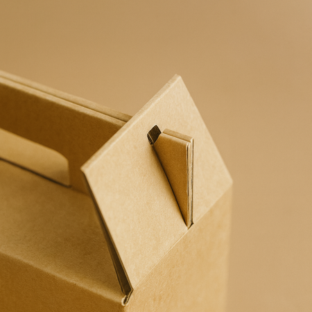 Opakowanie kuferek prezentowy 35x15x25 cm kraft z wyciętym motywem świątecznym (prezent)